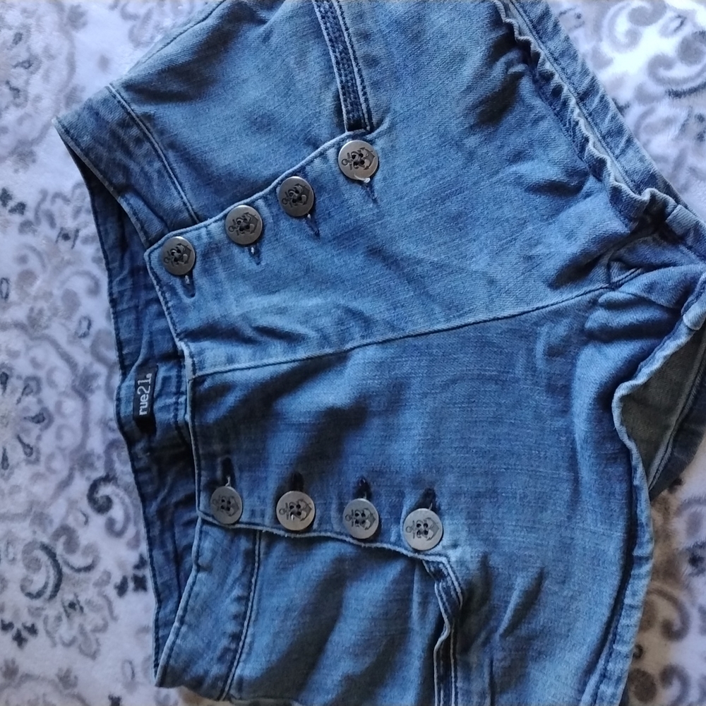 High Waist Button Up Stretch Shorty Bootie Shorts Sz 3/4 EUC